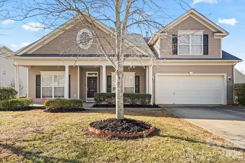 8227 Four Sisters Ln, Charlotte, NC 28215