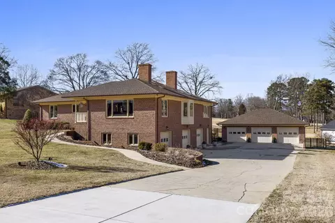 1419 Stoneyridge Dr, Charlotte, NC 28214