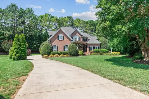 18800 Boundary Oaks Ct, Davidson, NC 28036