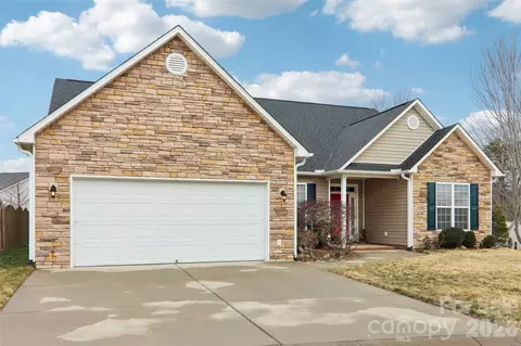 1 Breyerton Ct, Asheville, NC 28804