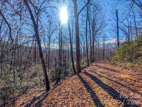 000 Halls Chapel Rd, Burnsville, NC 28714