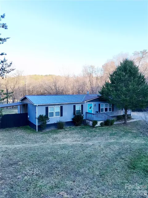 5425 Old Creek Rd, Morganton, NC 28655
