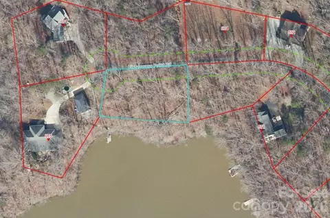 641 Fishermans Point Rd, Roxboro, NC 27574