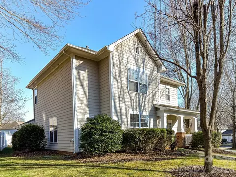 17526 Harbor Walk Dr, Cornelius, NC 28031 photo 2