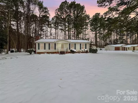 8923 Faires Rd, Charlotte, NC 28215
