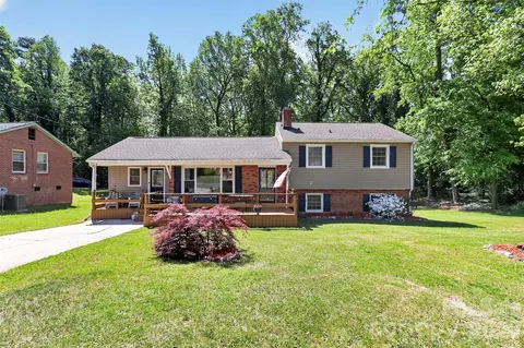 2111 Parkdale Ave, Gastonia, NC 28052