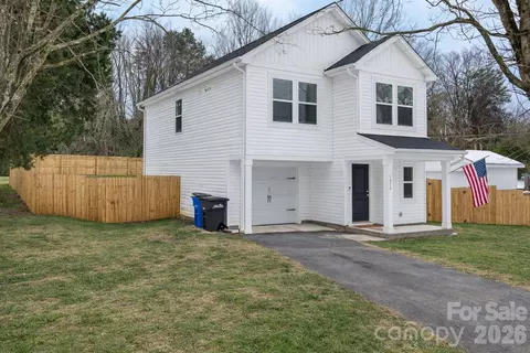 1379 Melviney St, Statesville, NC 28677