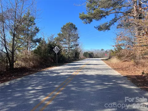 996 Split Trail Rd, Clover, SC 29710 photo 5