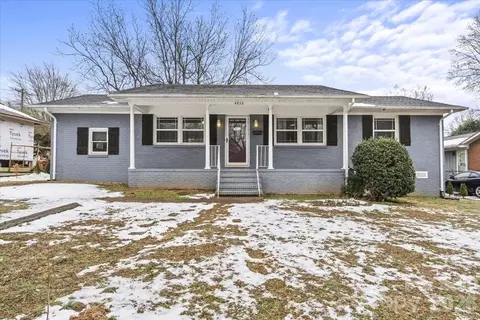 4930 Crestmont Dr, Charlotte, NC 28205