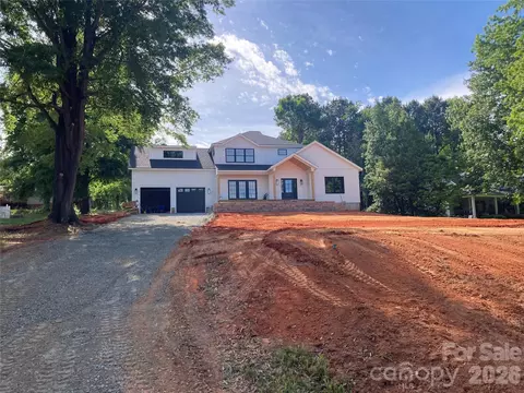 4899 Moonlite Bay Dr, Sherrills Ford, NC 28673