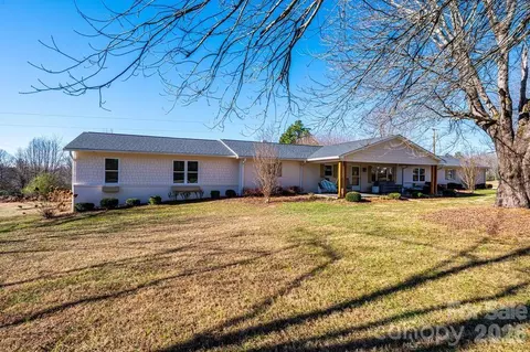 3020 Pooveys Chapel Church Rd, Hudson, NC 28638
