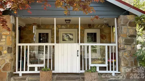 86 R And R Hyder Ln, Hendersonville, NC 28792