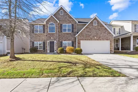 2704 Piersland Dr, Matthews, NC 28104
