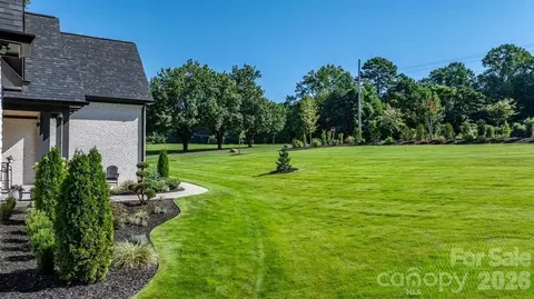 Exterior - 8527 Fieldstone Dr, Terrell, NC 28682 photo 7 of 7