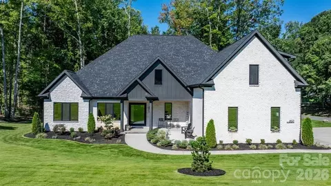 Exterior - 8527 Fieldstone Dr, Terrell, NC 28682 photo 2 of 7