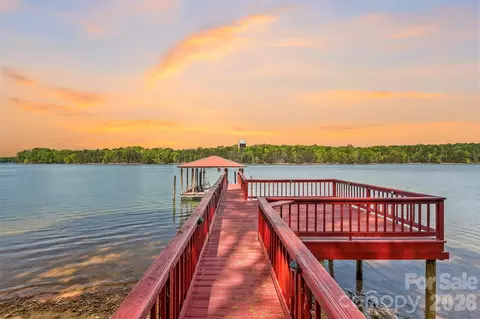 139 Hawks Point Dr, Troutman, NC 28166
