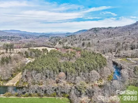 000 Valley Green Dr, Penrose, NC 28768