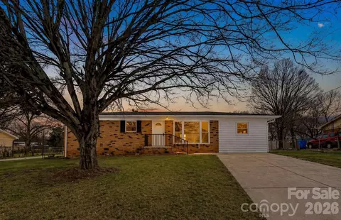 2621 Sherry Ln, Gastonia, NC 28054