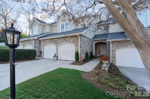 3431 Royal Crest Dr, Charlotte, NC 28210