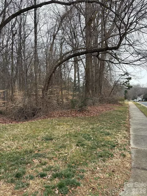 1062 Elizabeth Manor Ct, Matthews, NC 28105