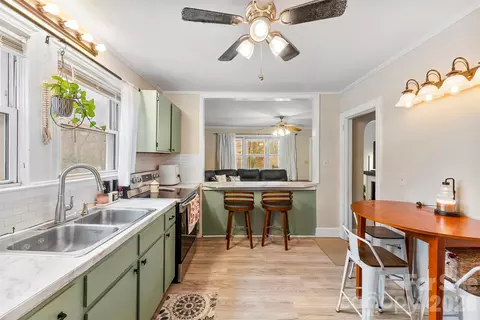 107 Oakland Rd, Belmont, NC 28012