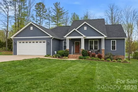 1196 Cape Hickory Rd, Hickory, NC 28601