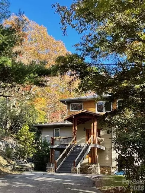 425 Flat Top Mountain Rd, Fairview, NC 28730