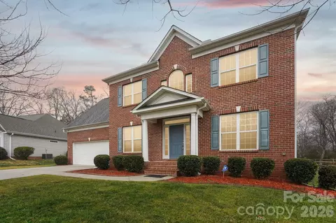 7663 Woodcrest Dr, Stanley, NC 28164