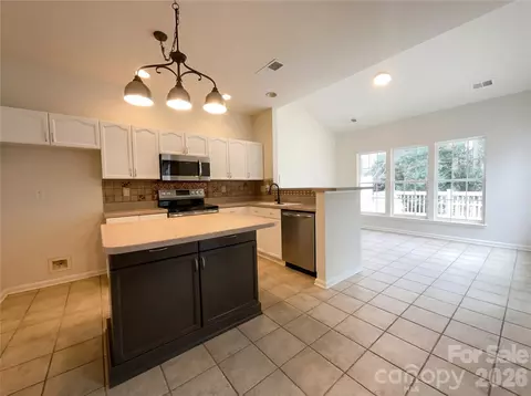 Kitchen - 7892 Mariners Pointe Cir, Denver, NC 28037 photo 2 of 2