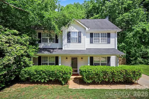 6323 Pine Hollow Dr, Charlotte, NC 28212
