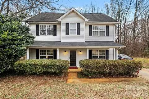 6323 Pine Hollow Dr, Charlotte, NC 28212