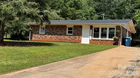 143 Mountain View St, Forest City, NC 28043