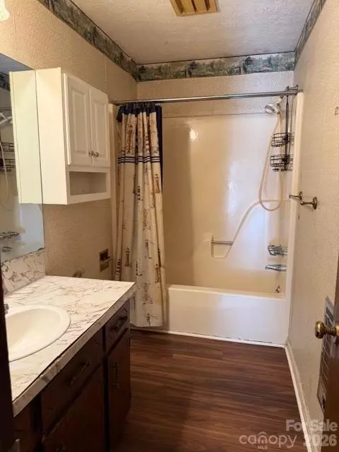 Bath - 103 Pine St, Morganton, NC 28655 photo 2 of 2