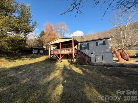 101 Highview Dr, Maggie Valley, NC 28751