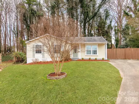 7829 Cloughy Cir, Charlotte, NC 28212