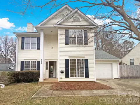 5719 Rocbridge Ln, Charlotte, NC 28208