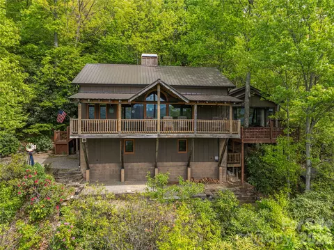 236 Dove Dr, Maggie Valley, NC 28751