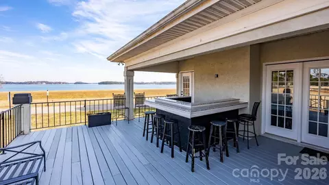 8030 Prestwick Ln, Stanley, NC 28164
