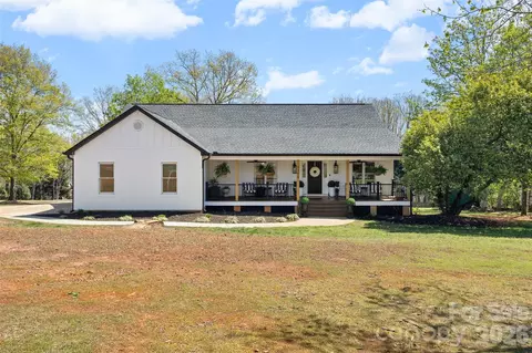 6396 Crosswinds Dr, Clover, SC 29710