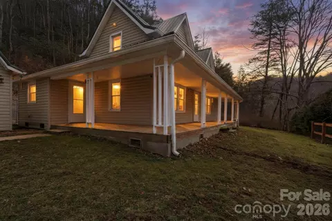 16180 Us Hwy 19w Hwy, Green Mountain, NC 28740