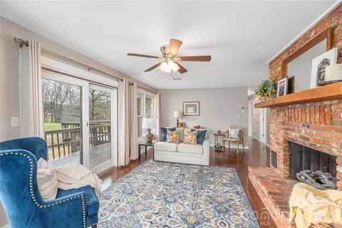 85 Dawn Ln, Canton, NC 28716