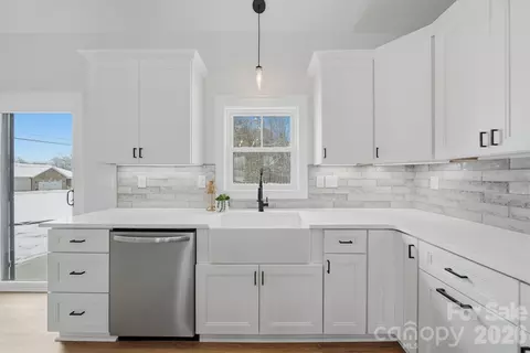 Kitchen - 330 E Pine St, Maiden, NC 28650 photo 4 of 4
