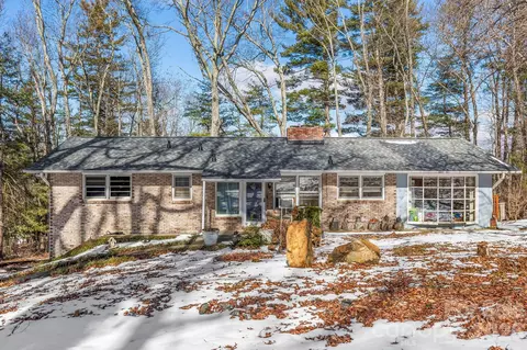 11 N Marley Dr, Flat Rock, NC 28731