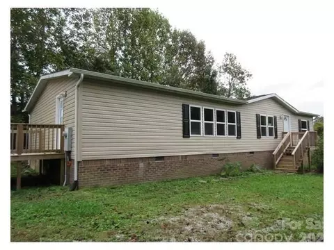 123 Josiah Ln, Hendersonville, NC 28792