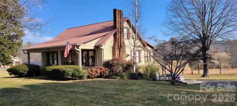 2604 Country Acres Pl, Hudson, NC 28638