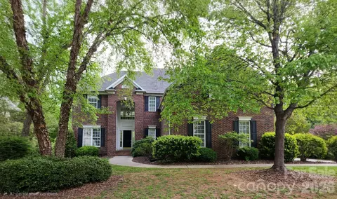 8526 Wren Creek Dr, Charlotte, NC 28269