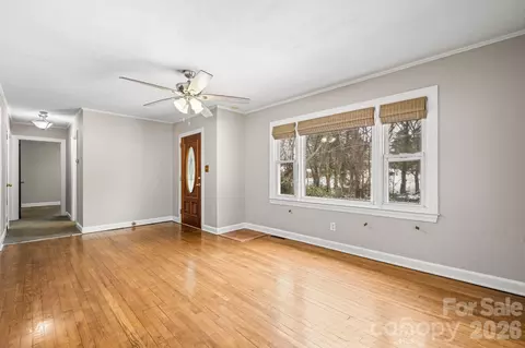 Living - 203 3rd Ne Ave NE, Conover, NC 28613 photo 2 of 3