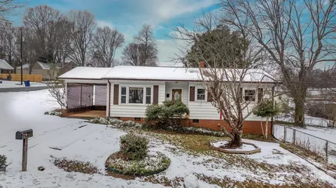 203 3rd Ne Ave NE, Conover, NC 28613