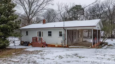 Exterior - 203 3rd Ne Ave NE, Conover, NC 28613 photo 3 of 4