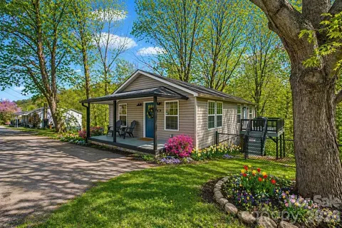 250 Seagle St, Marion, NC 28752